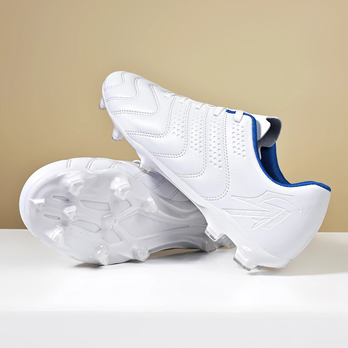 Chaussures de football professionnelles AG/FG, semelle extérieure en TPU antichoc, tige respirante en tissu PU, résistantes à l'usure et antidérapantes pour adultes et enfants