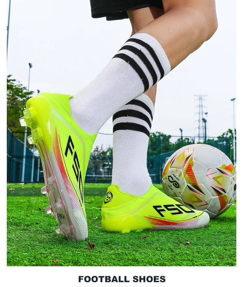 Novas chuteiras de futebol para homem, sapatilhas de futsal para exterior, jogo em relva, antiderrapantes, calçado de futebol de alta qualidade com pitões, best-seller, cano alto, leve