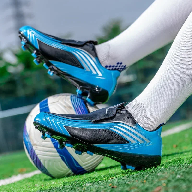 Nouvelles chaussures de football pour hommes, légères, antidérapantes, pour futsal, chaussures de football très vendues, baskets de match, crampons pour terrain intérieur et extérieur, haute qualité