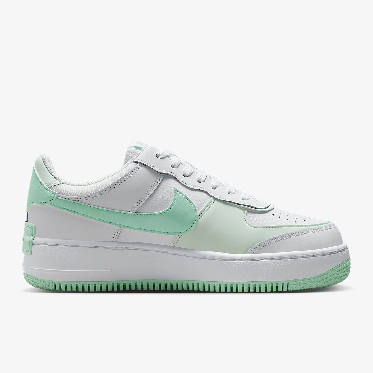 Nike eredeti AIR FORCE 1 női, vastag talpú, alacsony szárú klasszikus cipő FZ3773-100
