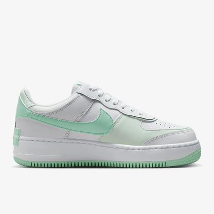 Nike eredeti AIR FORCE 1 női, vastag talpú, alacsony szárú klasszikus cipő FZ3773-100
