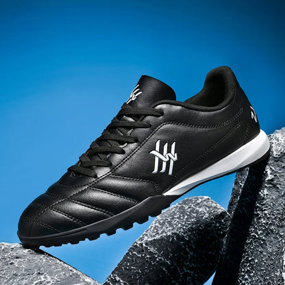 Nouveaux hommes haute cheville en plein air ultraléger bottes de Football chaussures de Football intérieur de haute qualité chaussures de sport antidérapantes Futsal antidérapant