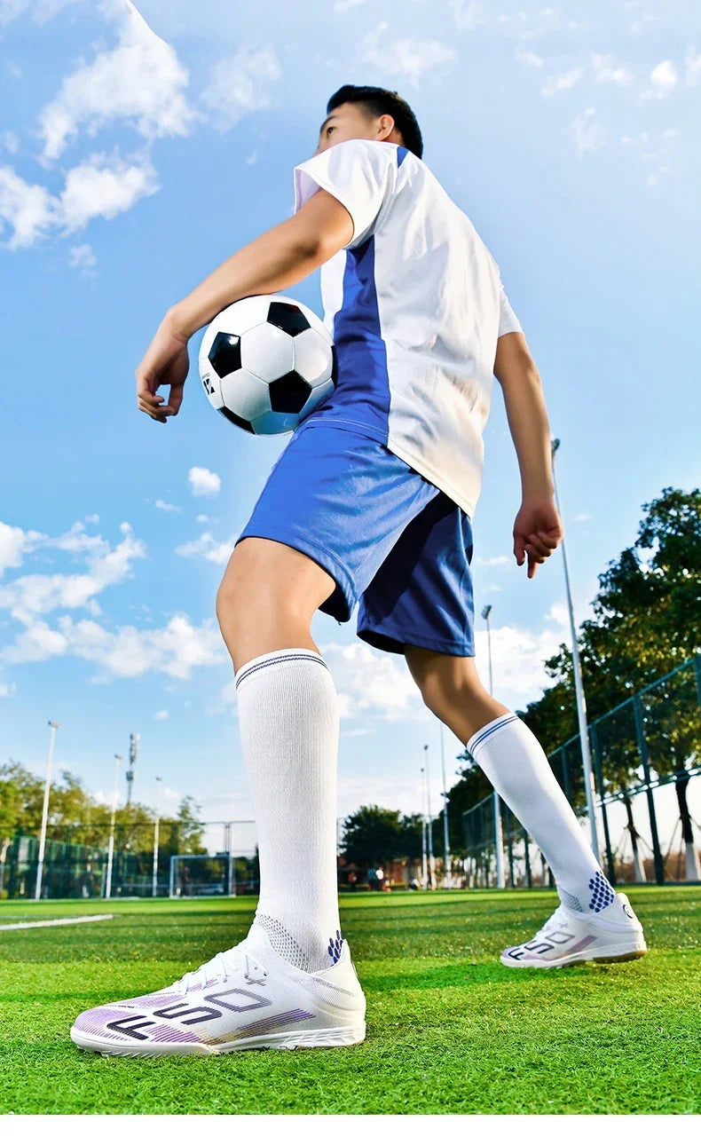 Nouvelles chaussures de football pour hommes, chaussures de match, crampons pour terrain en gazon, baskets de haute qualité, chaussures de futsal pour intérieur, chaussures montantes antidérapantes pour extérieur, meilleu