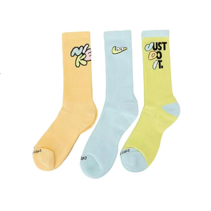 Nike 3-Pack Men's and Women's Thick-Pile Terry-Sole Sports Socks: Non-Slip, Comfortable, and Breathable SK0118-010